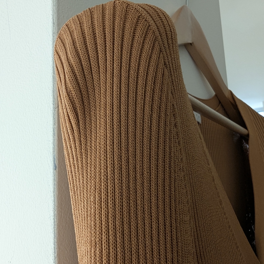 Leith V-Neck Brown Ribbed Button-Up Sweater - Picture 12 of 12